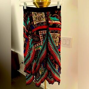 Alice & Olivia - Flowy Layered Patterned Skirt - US: 0